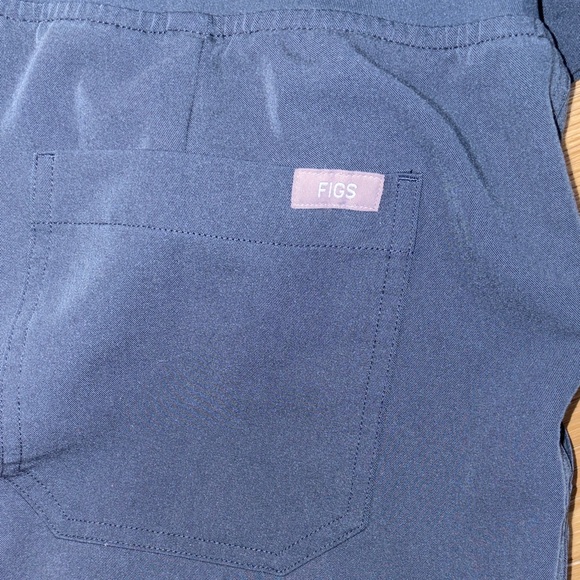 Women’s Figs scrub pants navy blue size medium - Picture 7 of 7